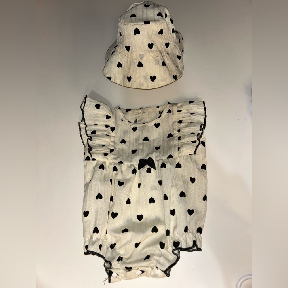 NWOT Heart Print Baby Outfit with Hat